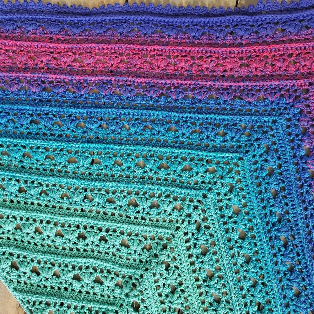 💖 New Handmade Crochet Light weighted Baktus / Shawl / Scarf
